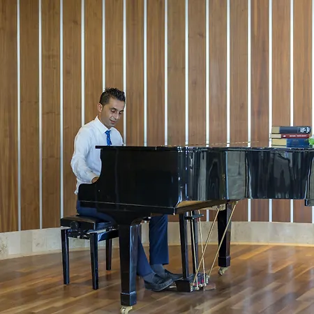 Semesteranläggning (resort) Royal Wings 5*