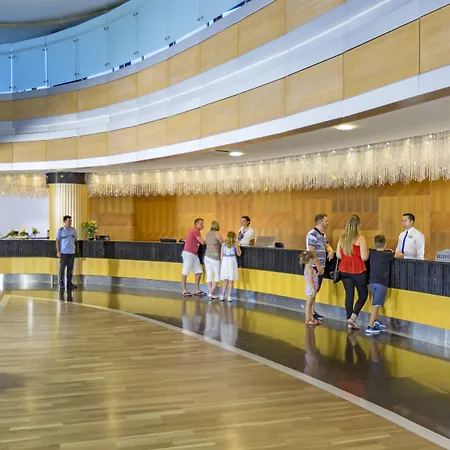 Royal Wings Semesteranläggning (resort)