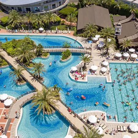 Semesteranläggning (resort) Royal Wings 5*