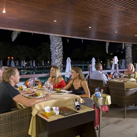 Royal Wings Semesteranläggning (resort)