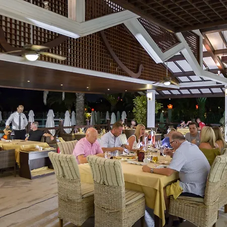 Semesteranläggning (resort) Royal Wings 5*