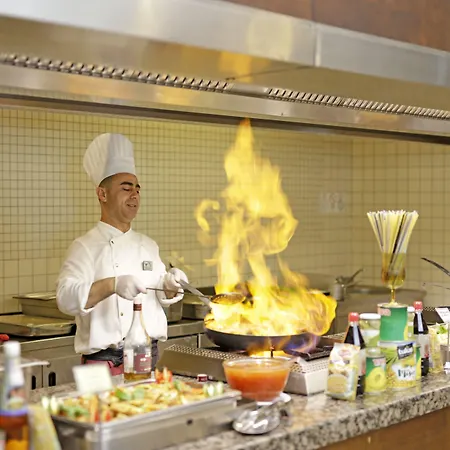 Semesteranläggning (resort) Royal Wings 5*