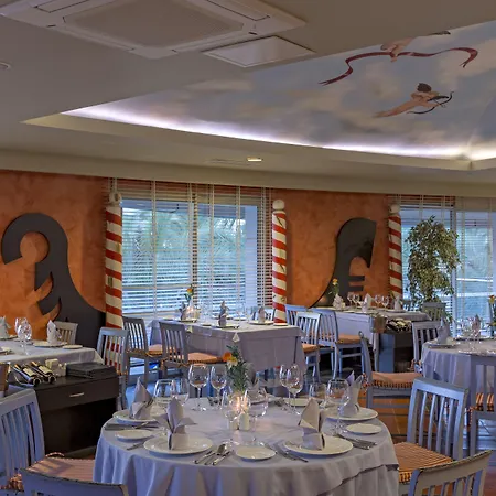 Royal Wings Semesteranläggning (resort) Antalya